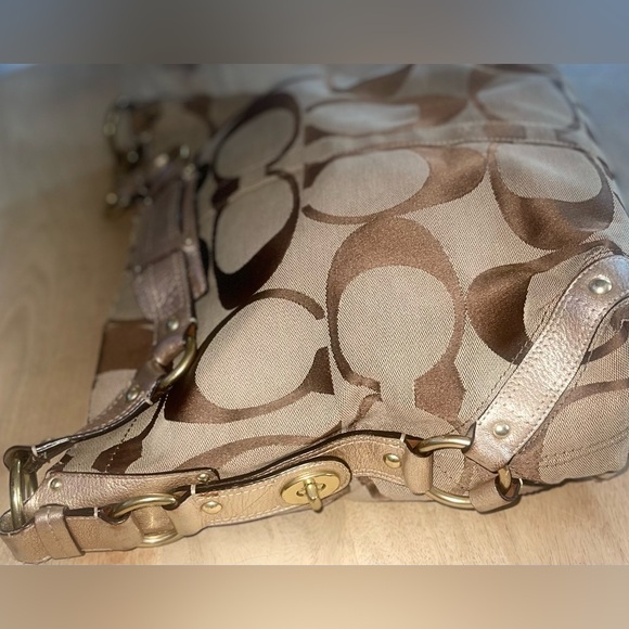 COACH bag Large Tote - Picture 2 of 13